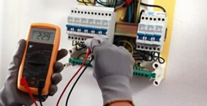 electrical contractors performing professional electrical testing and diagnostics in Milwaukee, WI
