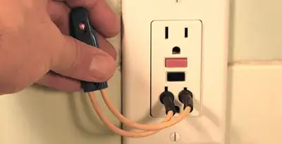 gfci circuits service testing ground fault circuit interrupter outlet to ensure electrical protection in Milwaukee, WI