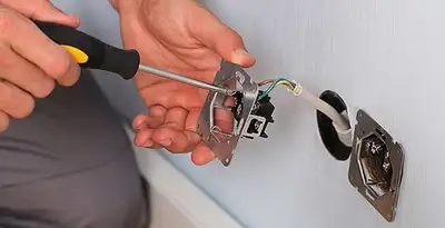 outlet repair services with professional electrical outlet wiring adjustment in Milwaukee, WI